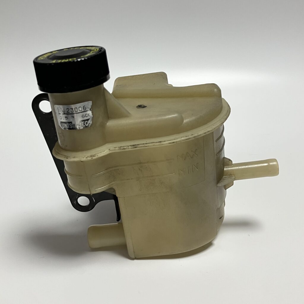 RX-7 FD3S Power Steering Pump: FD15-32-600A, FD15-32-600B