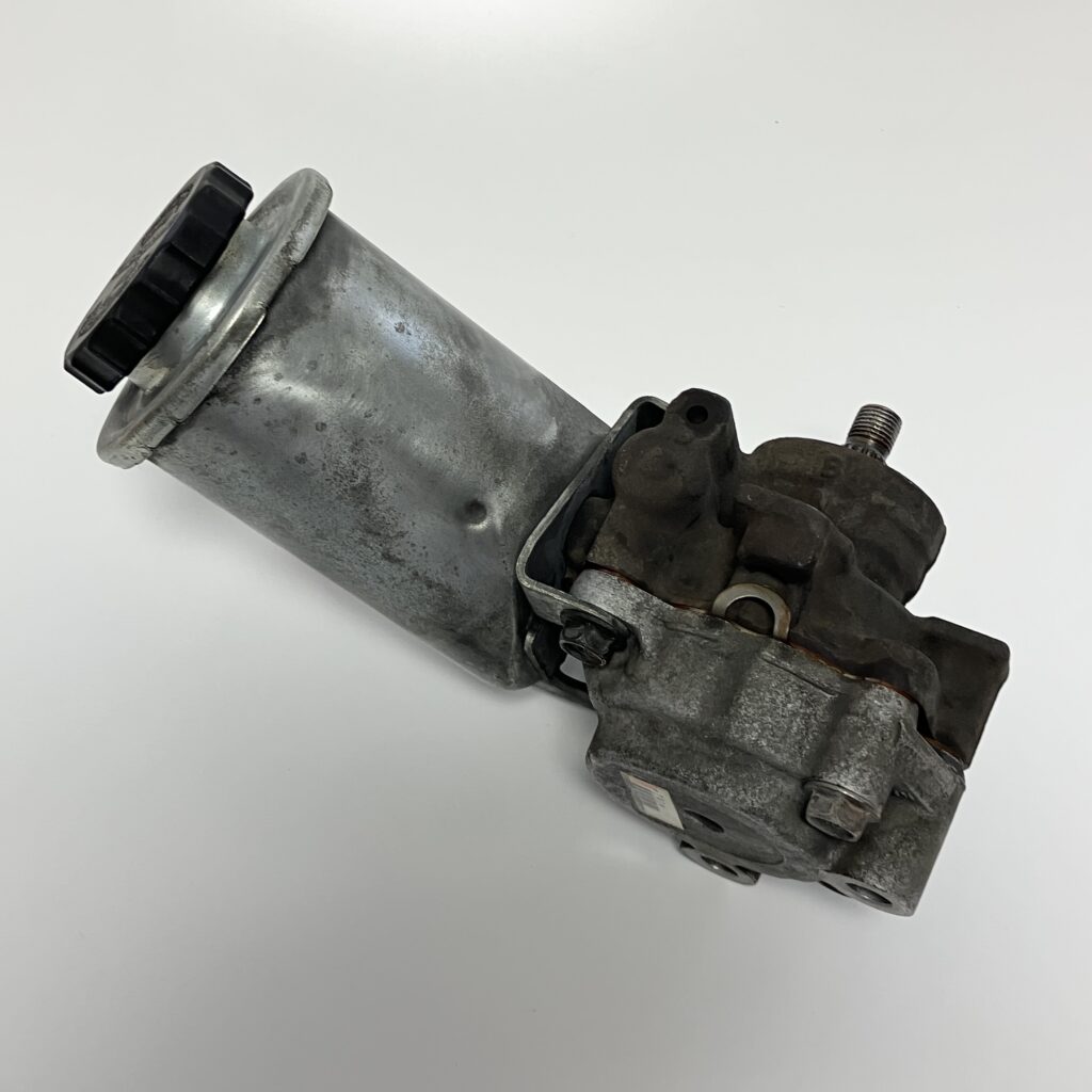 Toyota JZX100 1JZ-GE Power Steering Pump 44320-22530
